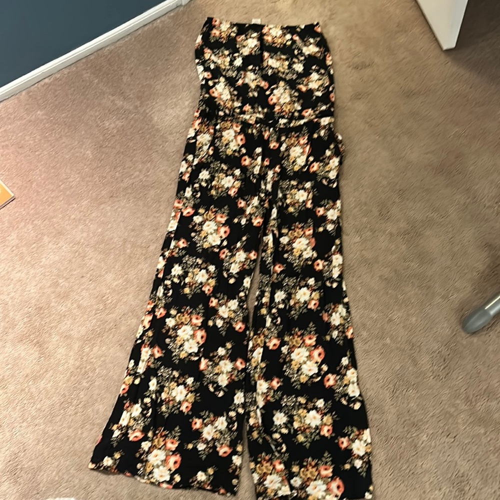 Strapless floral jumpsuit. Sady& Lu. Size large. Made in USA.